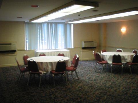 La Quinta Inn & Suites Pittsburgh North McCandless Township Exterior photo